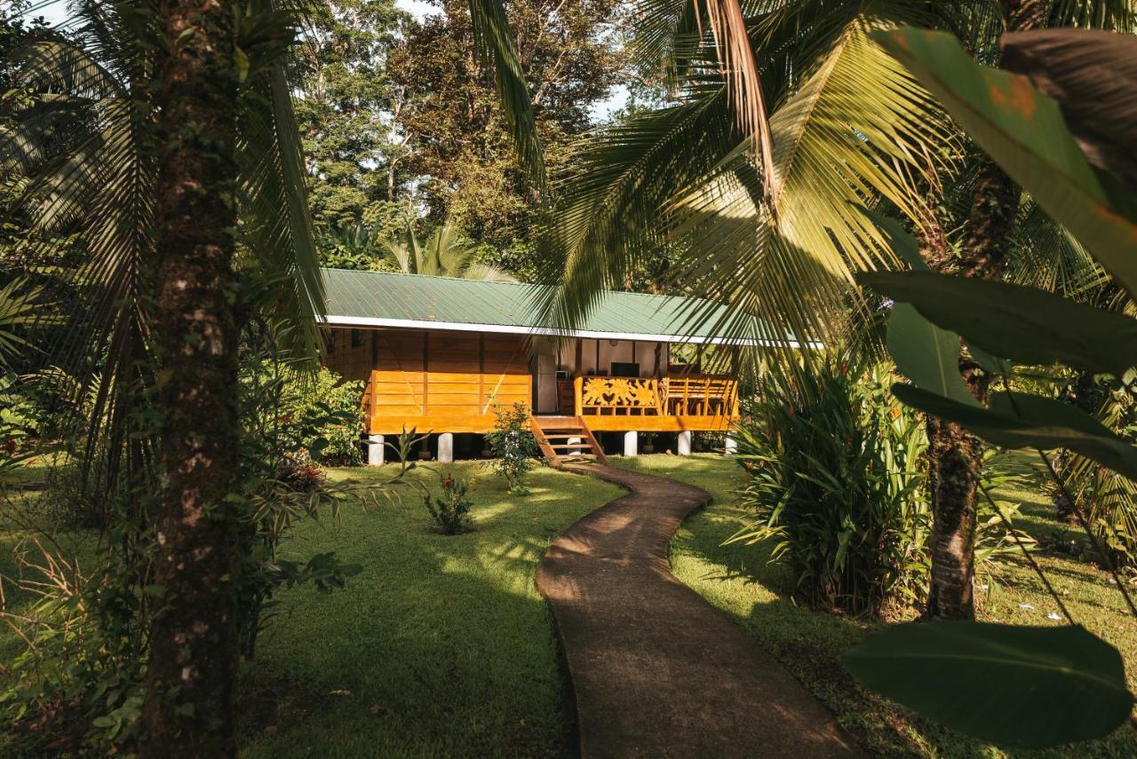 Passion Fruit Lodge Cahuita Exterior foto