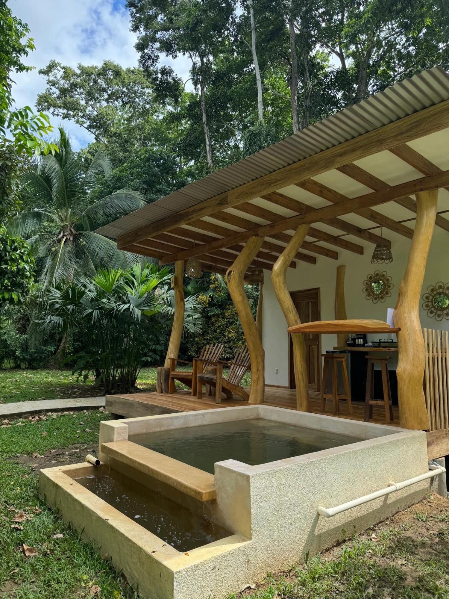 Passion Fruit Lodge Cahuita Exterior foto